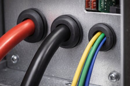 Durchf&uuml;hrung f&uuml;r Kabel bis 6,4 mm | Material: PVC